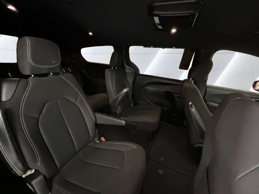 Used 2018 Red Chrysler Touring Plus image 16