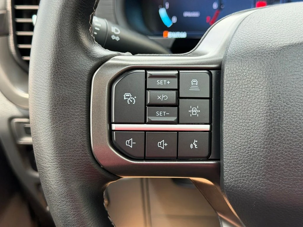 Used 2024 Gray Ford XLT image 16