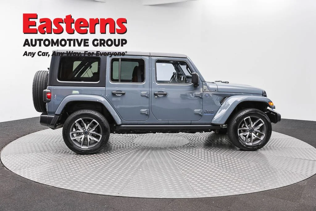 Used 2024 Gray Jeep Sport S 4xe image 4