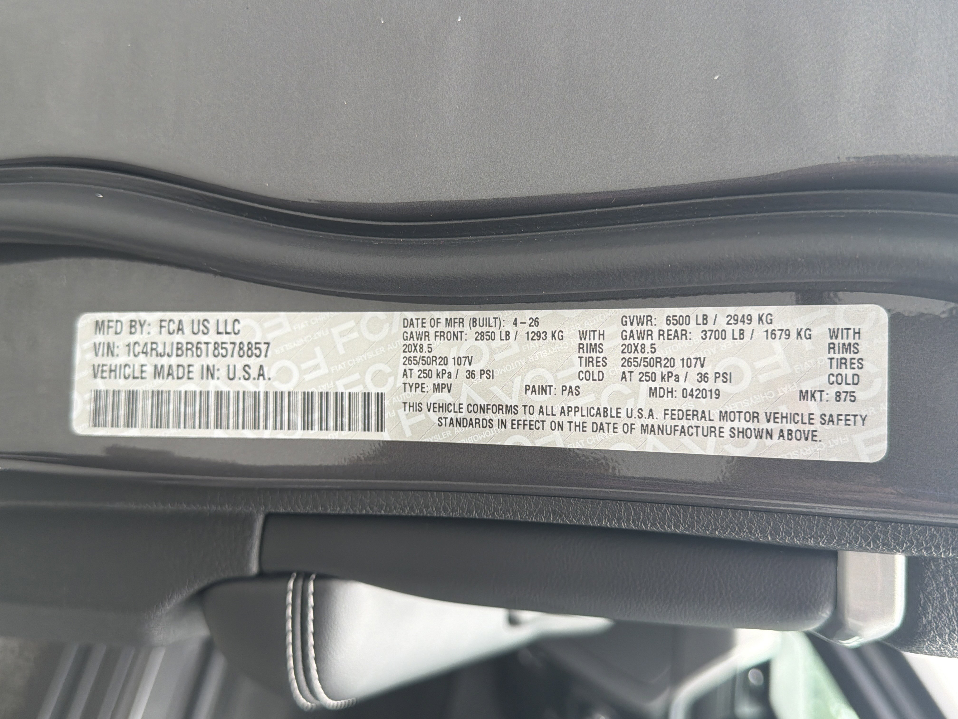 New 2026 Baltic Gray Metallic Clear-Coat Exterior Paint Jeep Limited image 39