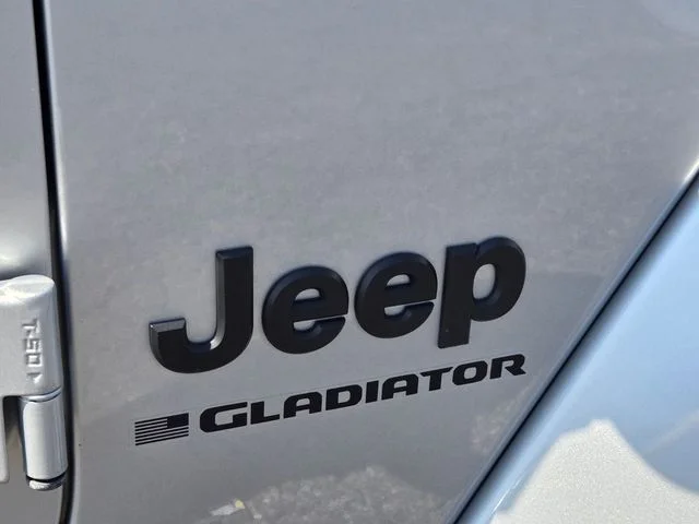 Used 2024 Silver Jeep Sport S image 22