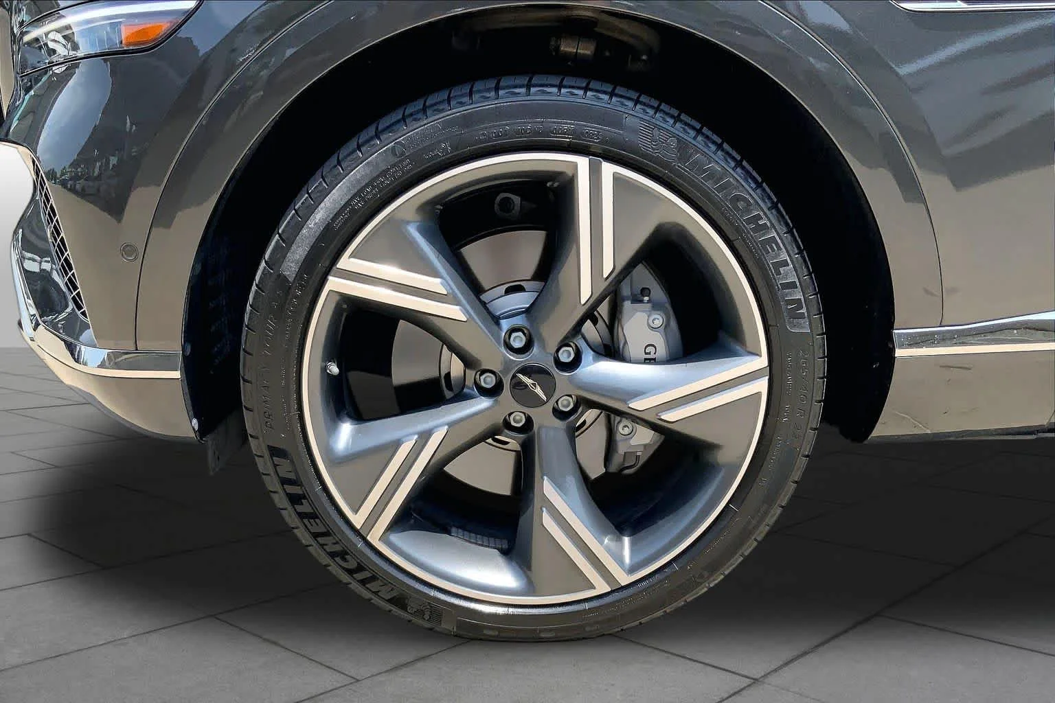 Used 2025 Makalu Gray Genesis 3.5T Prestige image 10