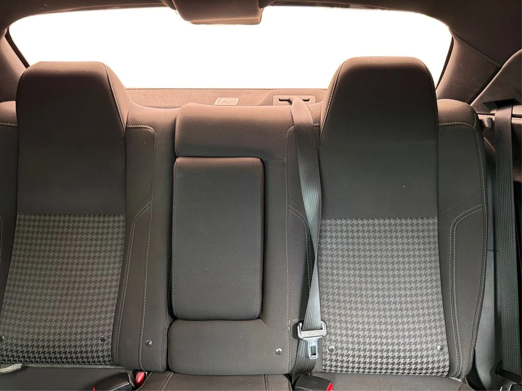 Used 2018 Pitch Black Clearcoat Dodge SXT image 15
