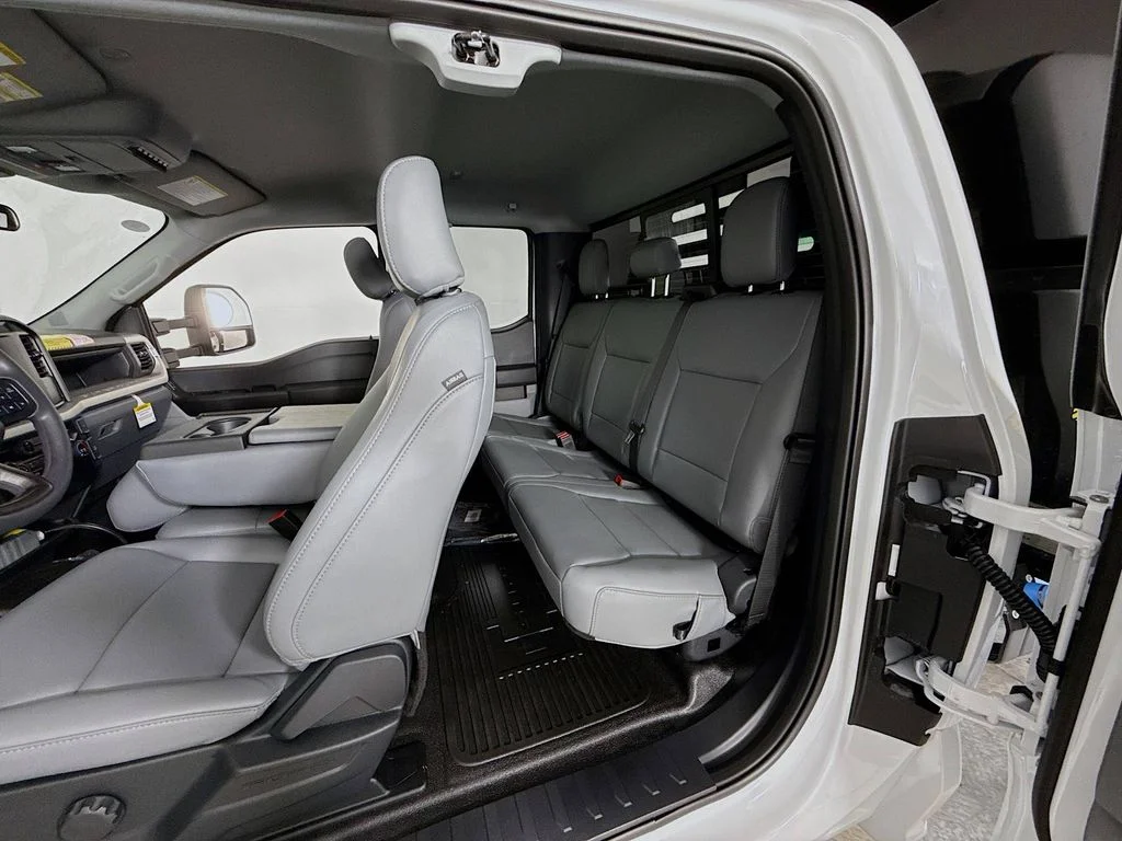 New 2025 Oxford White Ford F-450® XL image 23