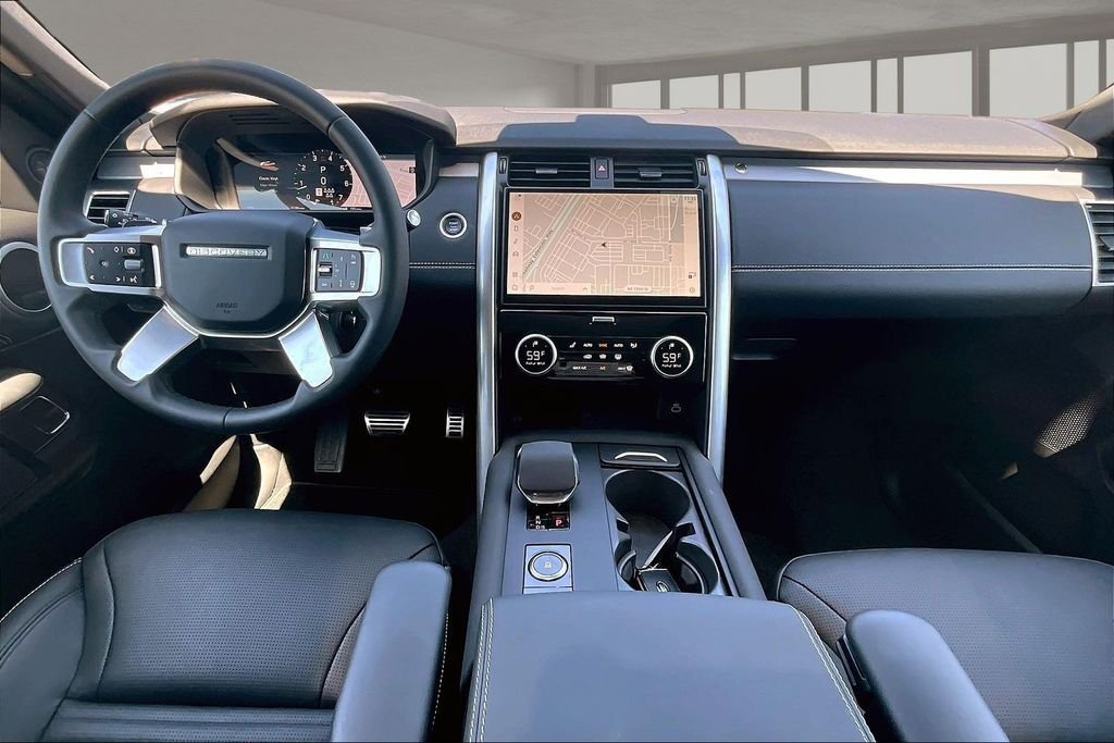 Used 2025 White Land Rover Dynamic SE image 15