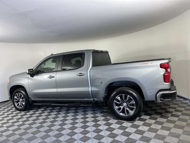 Used 2023 Gray Chevrolet LT image 5