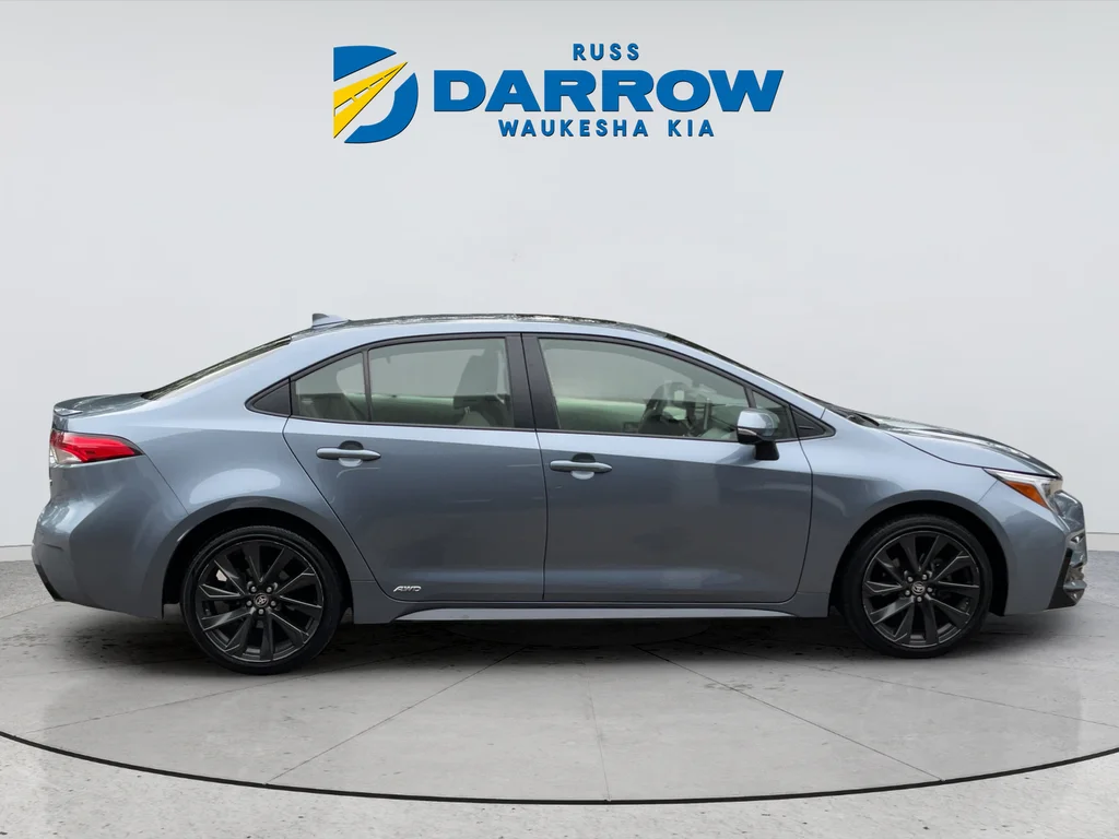 Used 2023  Toyota SE image 6