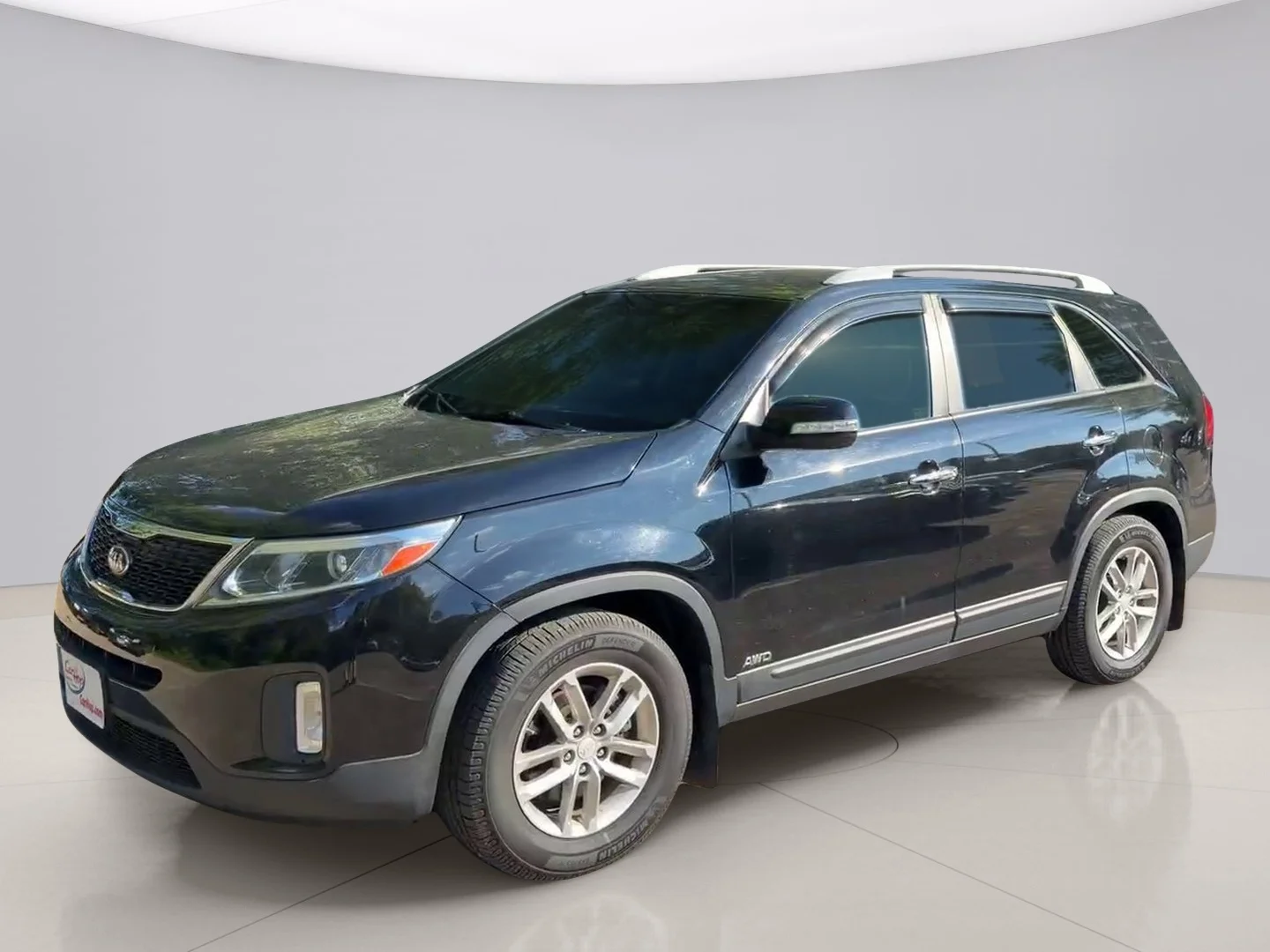 Used 2015 Gray Kia LX image 1