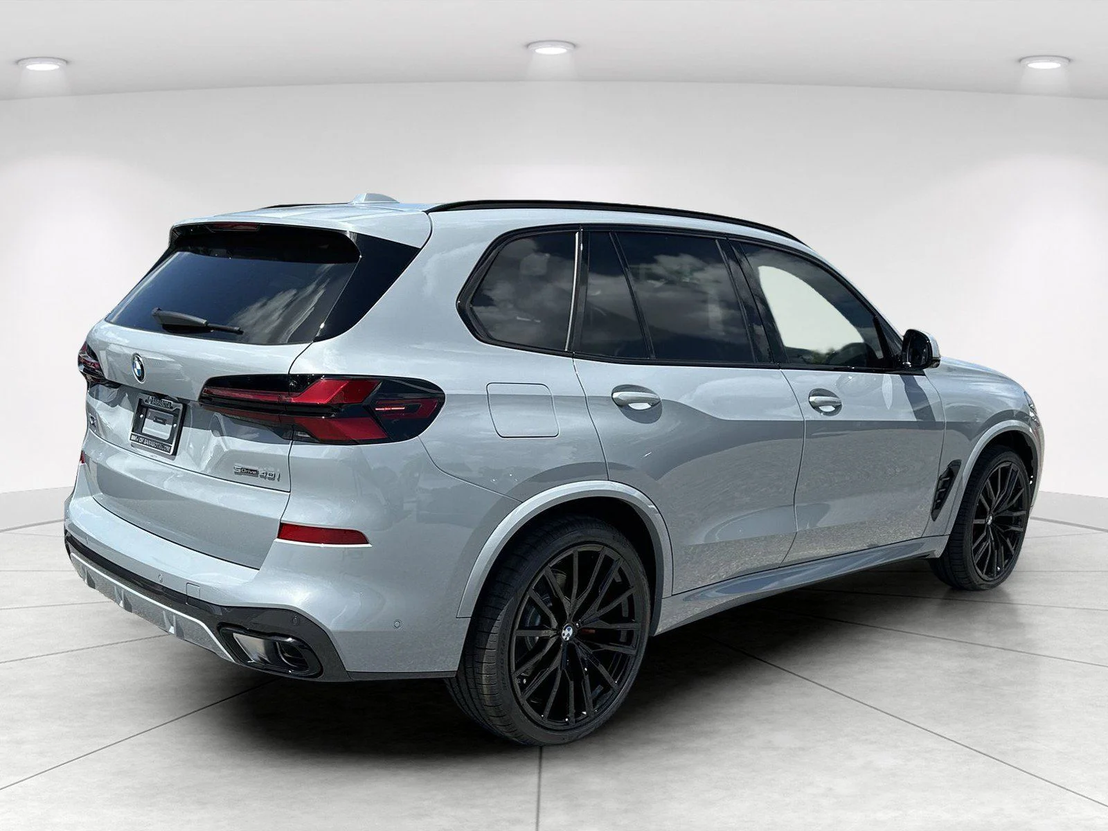 New 2026 Brooklyn Grey Metallic BMW sDrive40i image 4