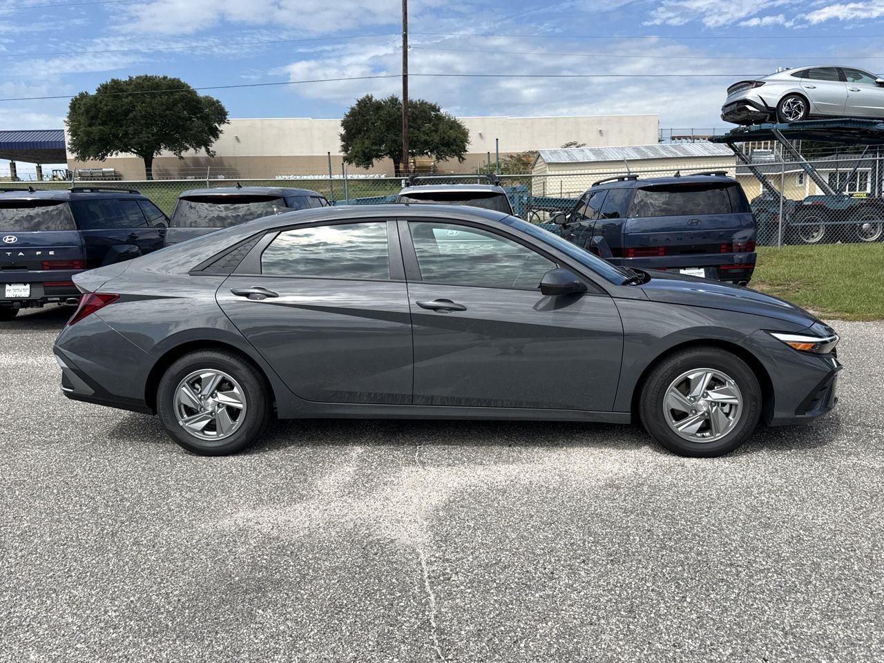 New 2026 Ecotronic Gray Hyundai SE image 2