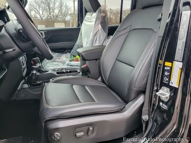 New 2026 Black Clearcoat Jeep Sahara image 8