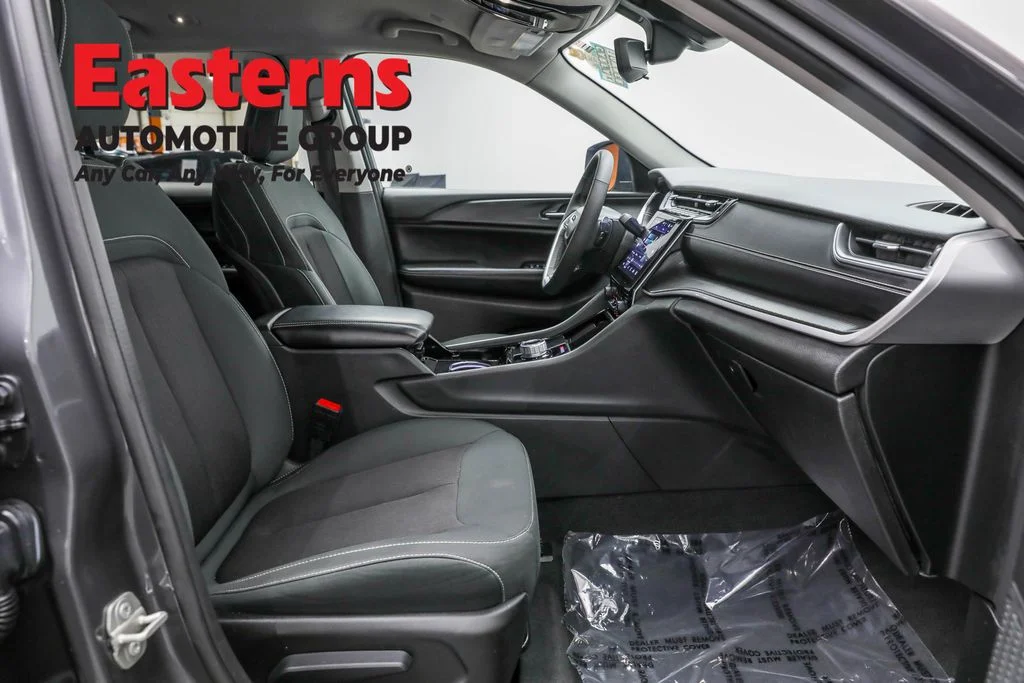 Used 2023 Gray Jeep Laredo image 25