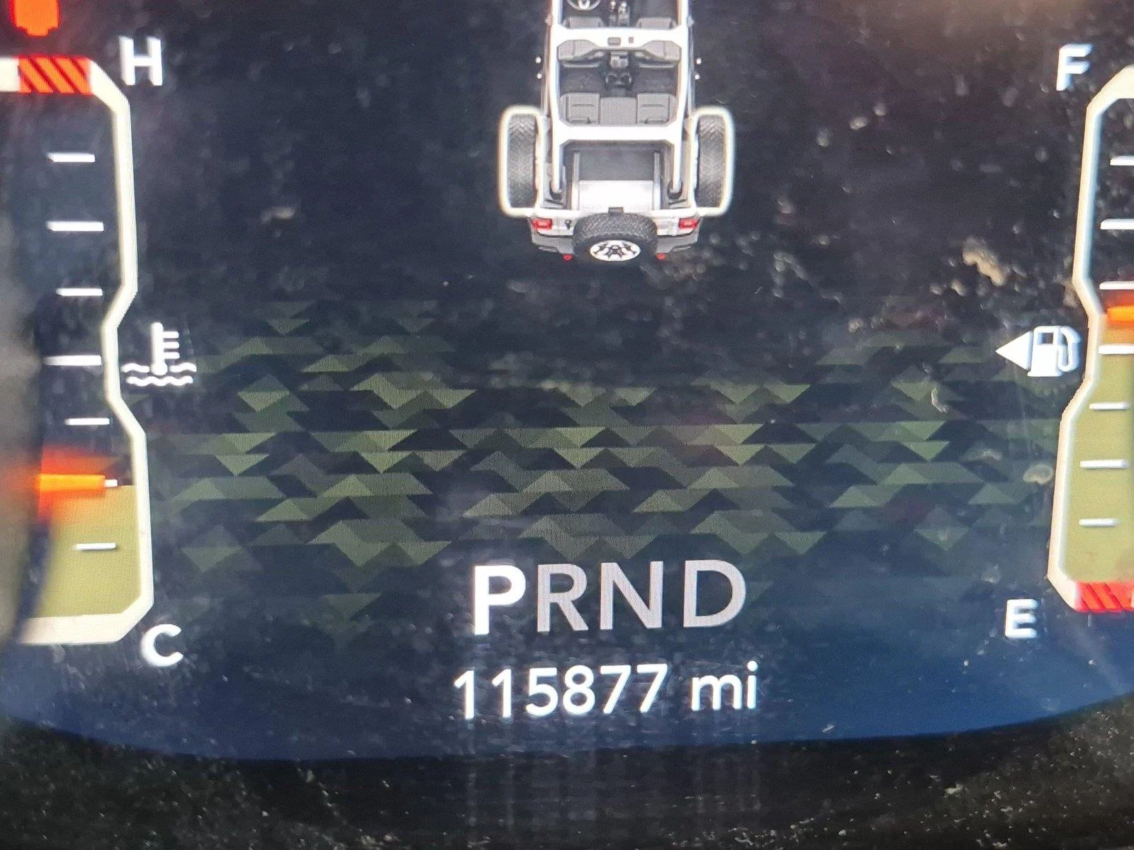 Used 2018 Bright White Clearcoat Jeep Sahara image 10