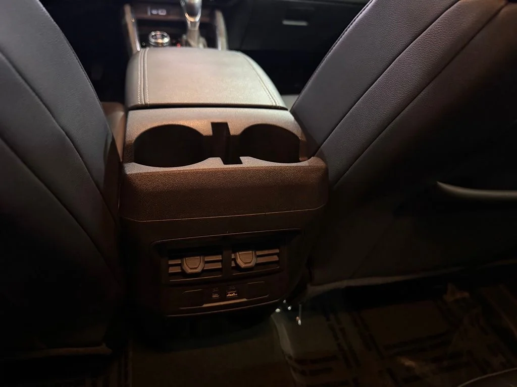 Used 2024 Onyx Black GMC Elevation image 29