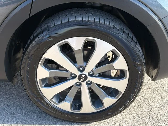 Used 2020 Gray Kia S image 33