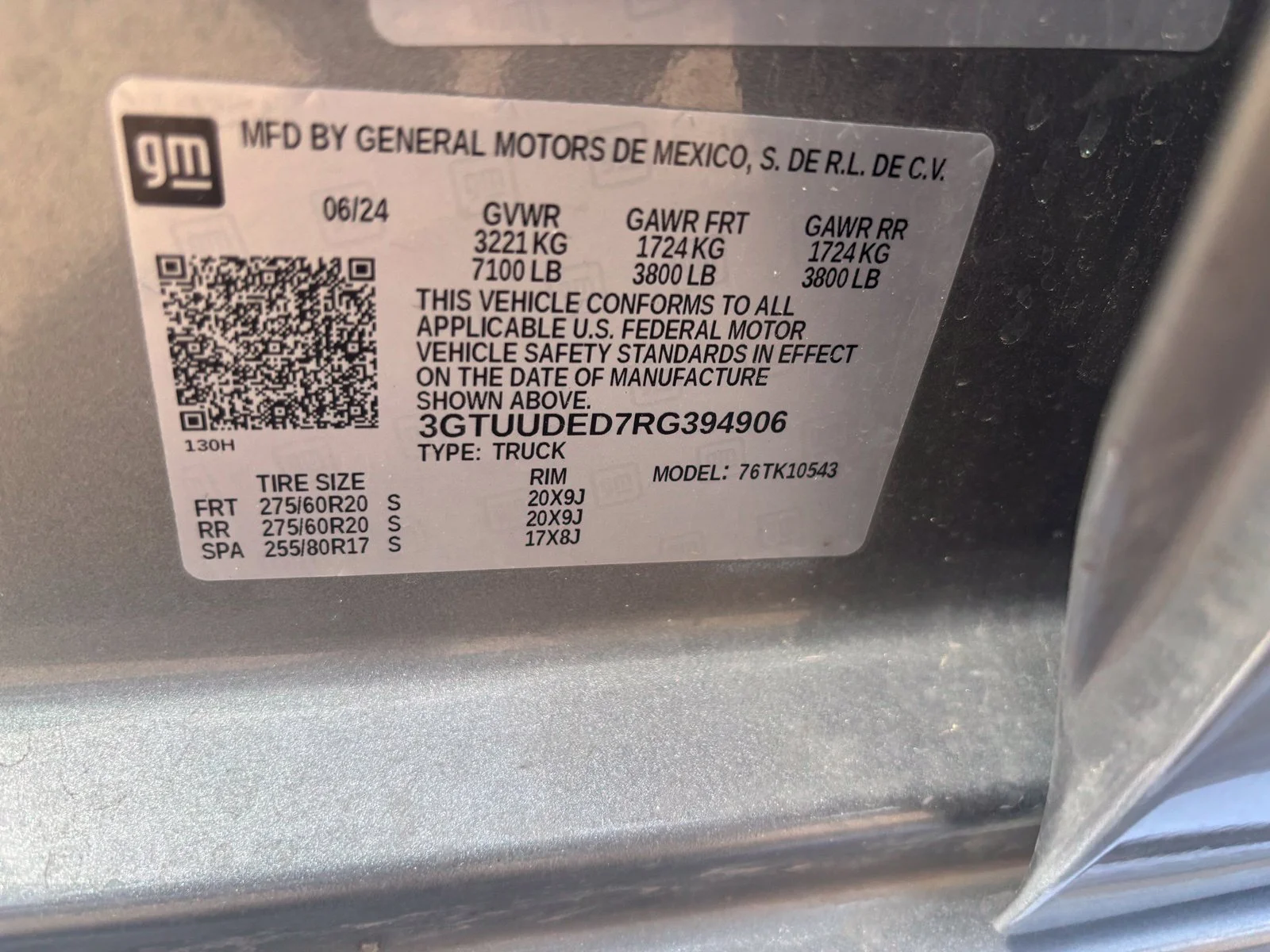 Used 2024 Silver GMC SLT image 10