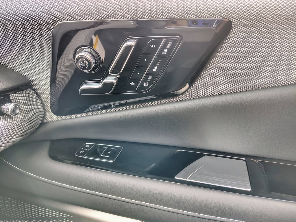2027 Cadillac OPTIQ Premium Sport - Photo 38