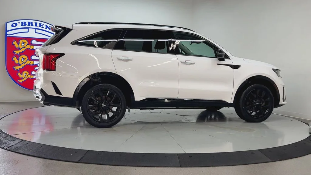 Used 2023 White Pearl Kia SX image 4