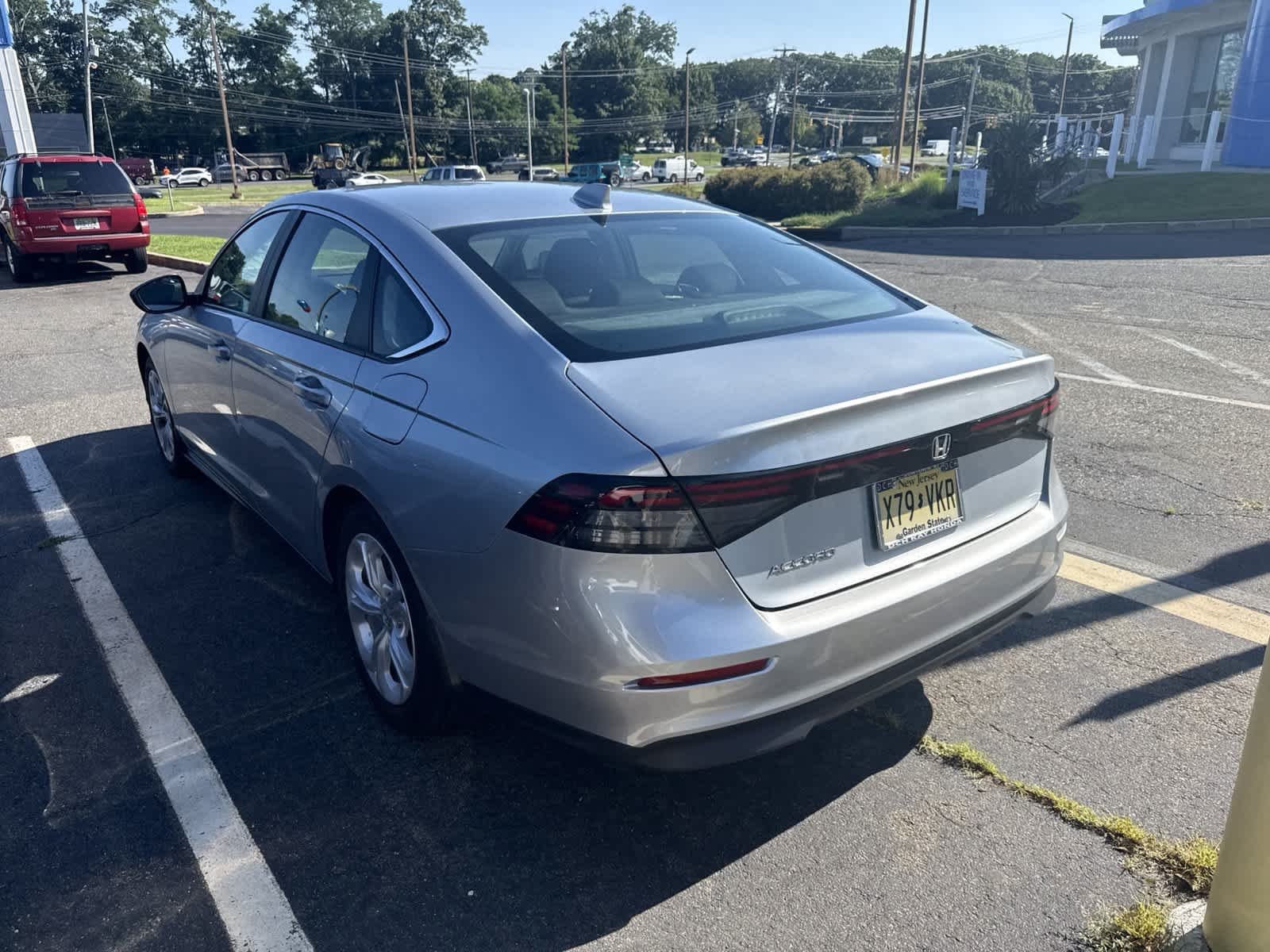 Certified Used 2025 Solar Silver Metallic Honda LX image 4