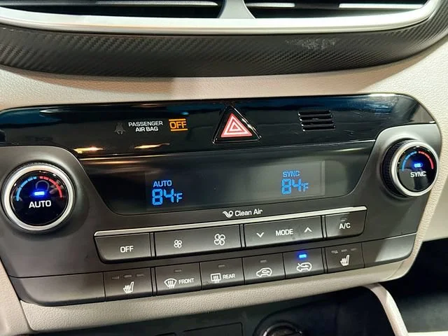 Used 2020  Hyundai Sport image 13