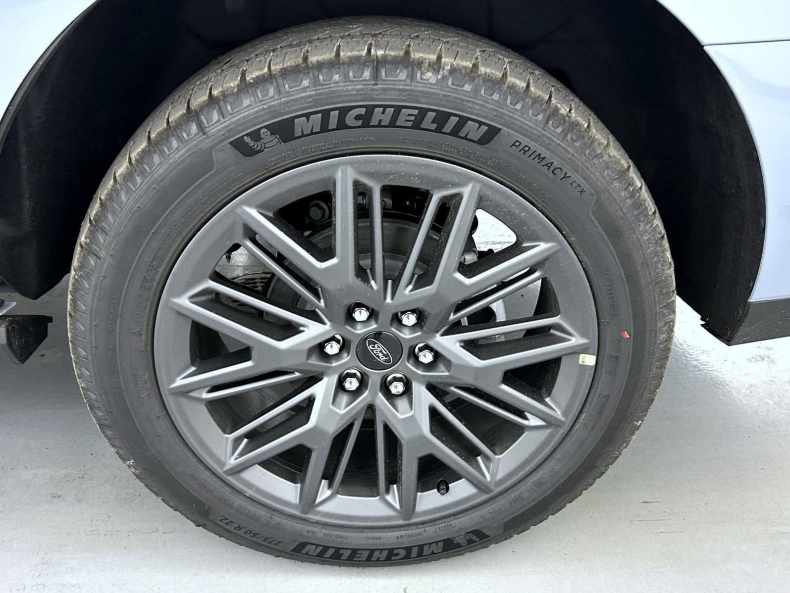 New 2027 Glacier Gray Metallic Tri-Coat Ford Platinum image 26