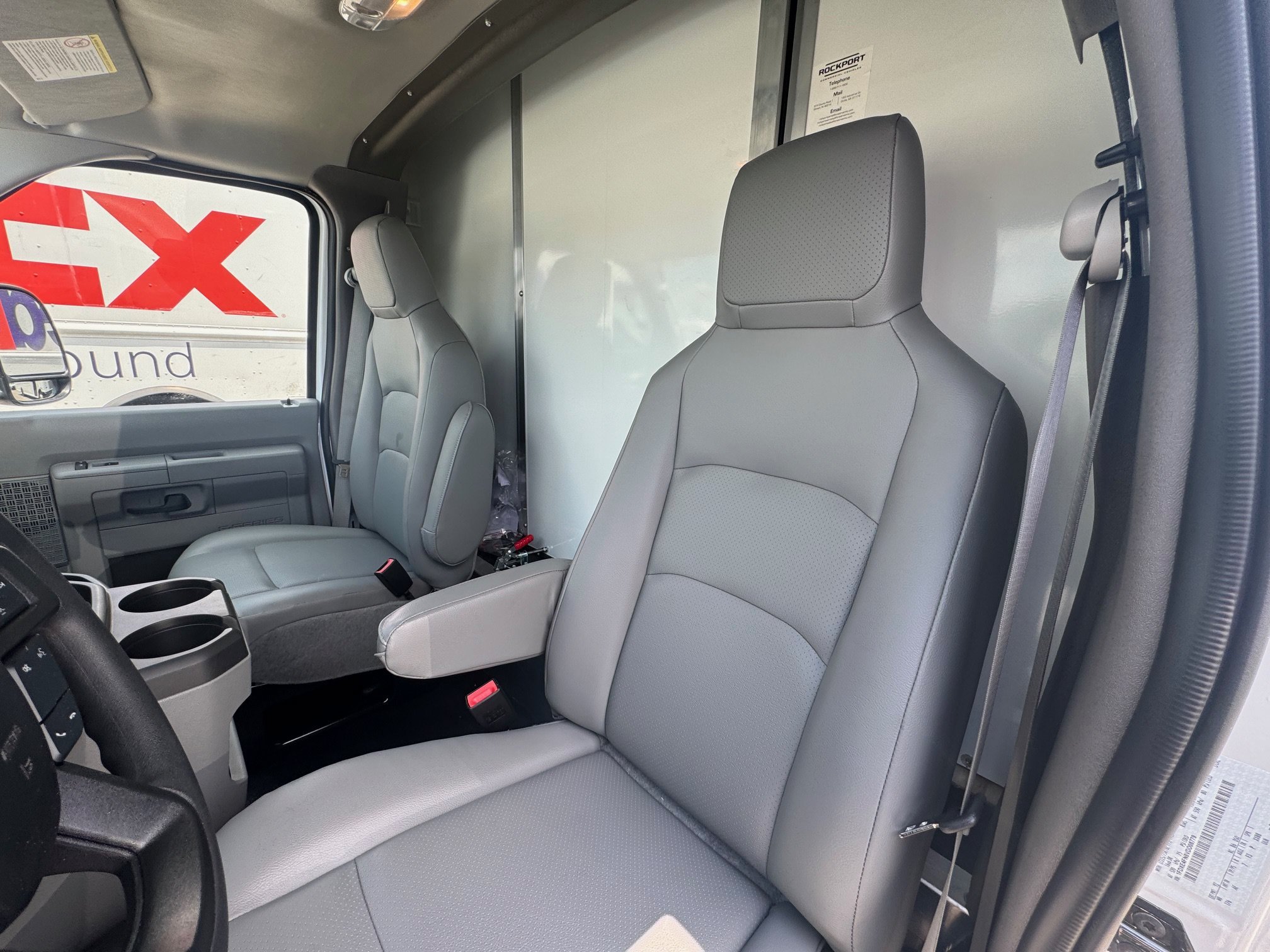 New 2027 Oxford White Ford E-450 DRW image 3