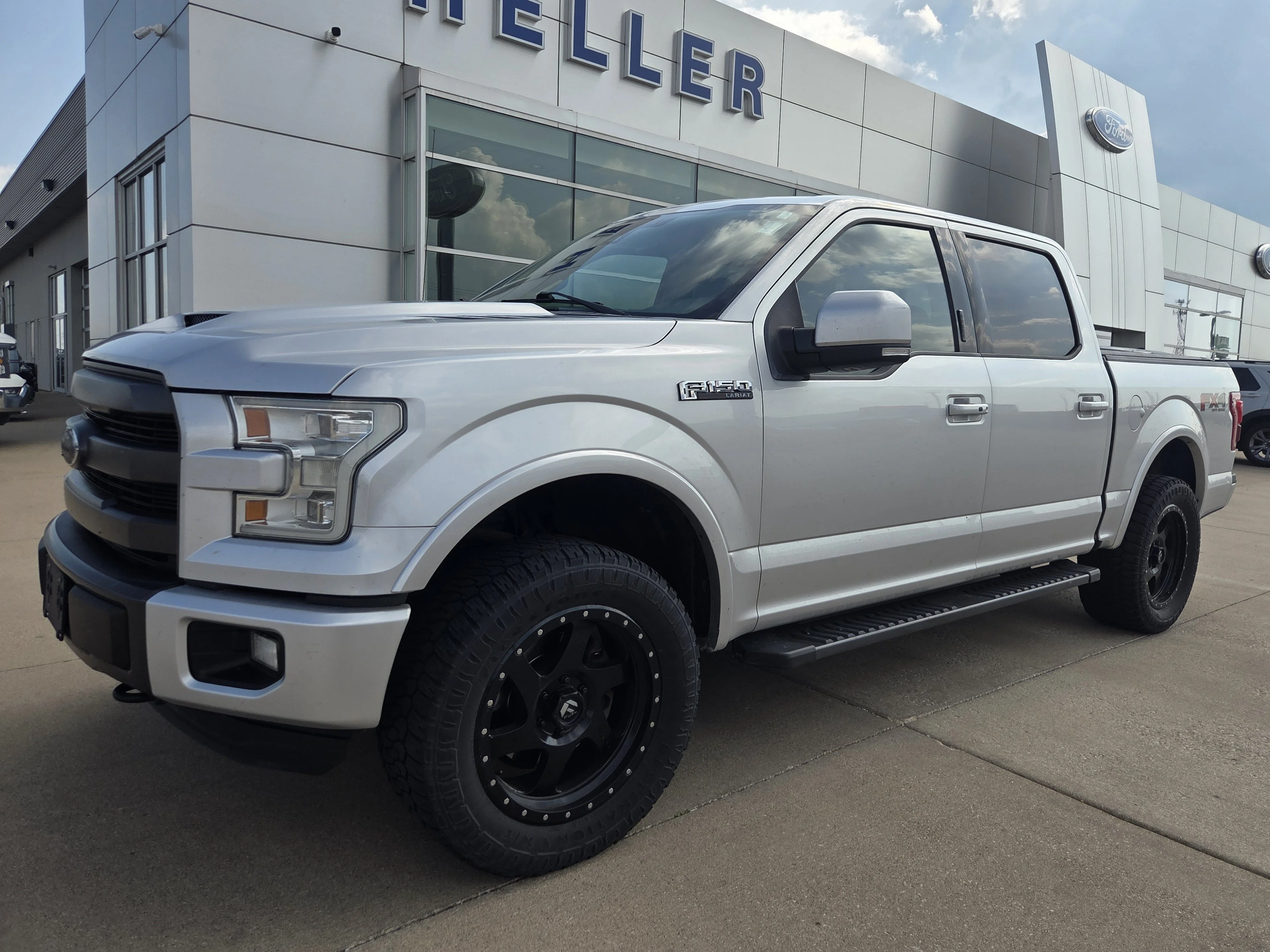 Used 2015 Ingot Silver Ford Lariat image 3