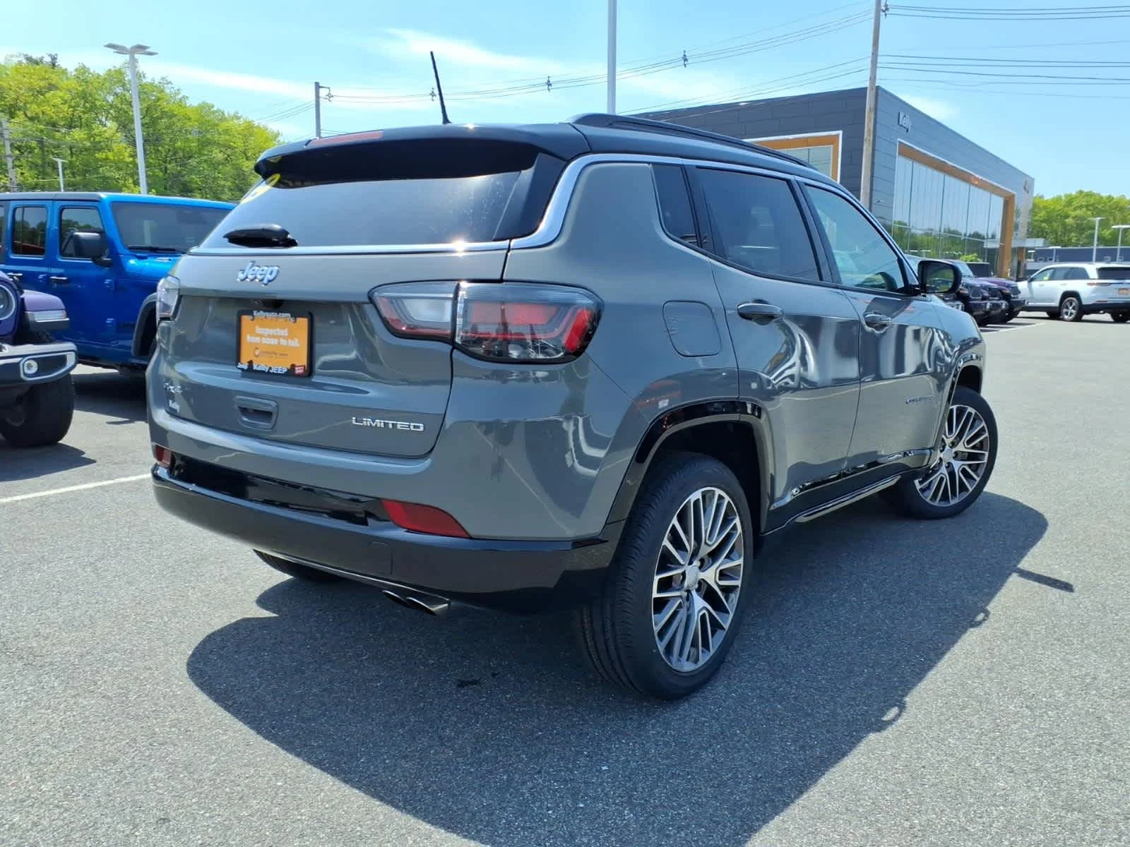 Certified Used 2022 Sting-Gray Clearcoat Jeep Limited image 7