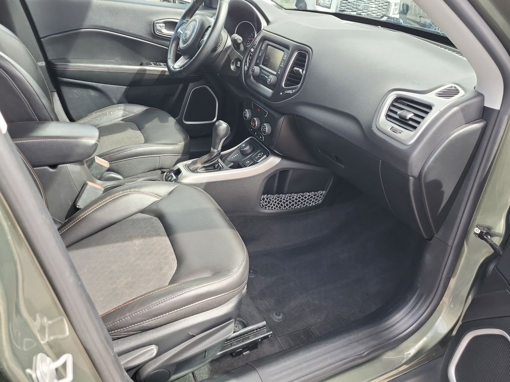 Used 2018 Green Jeep Latitude image 14