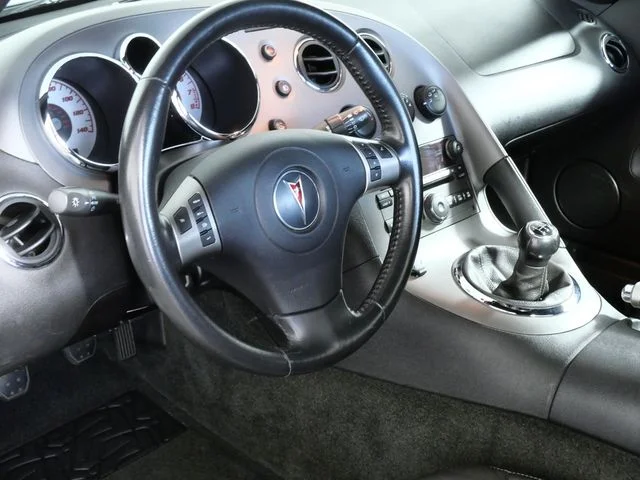 Used 2006 Black Pontiac Base image 17