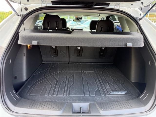 Used 2024 White Chevrolet LT image 26