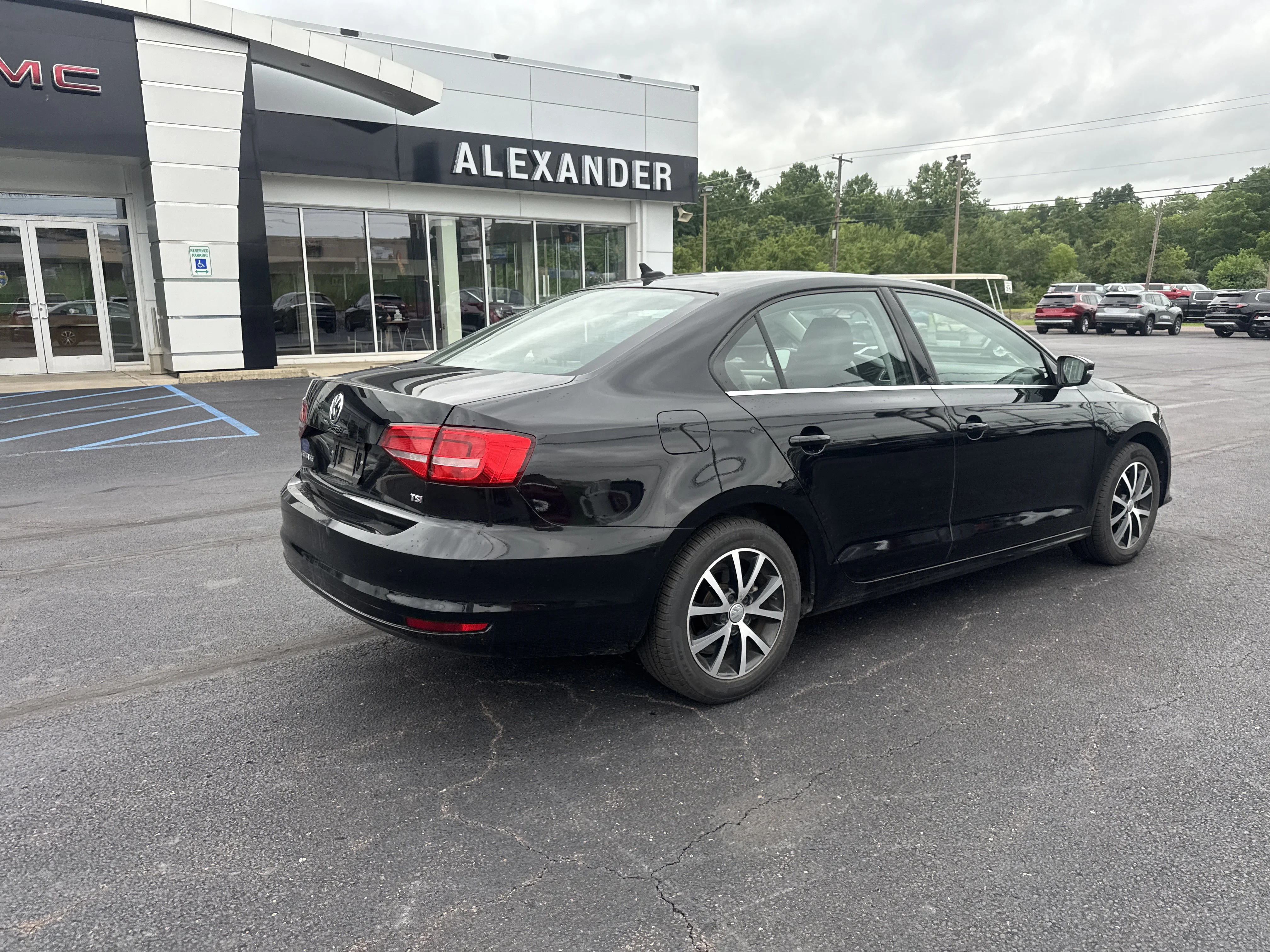 Used 2018 Black Uni Volkswagen 1.4T SE image 3