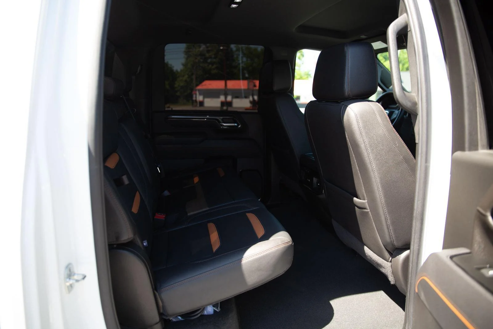 Used 2025 Summit White GMC AT4 image 23