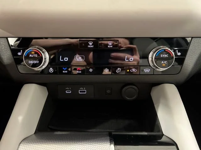 2025 Mitsubishi Outlander Plug-in Hybrid Platinum Edition - Photo 15