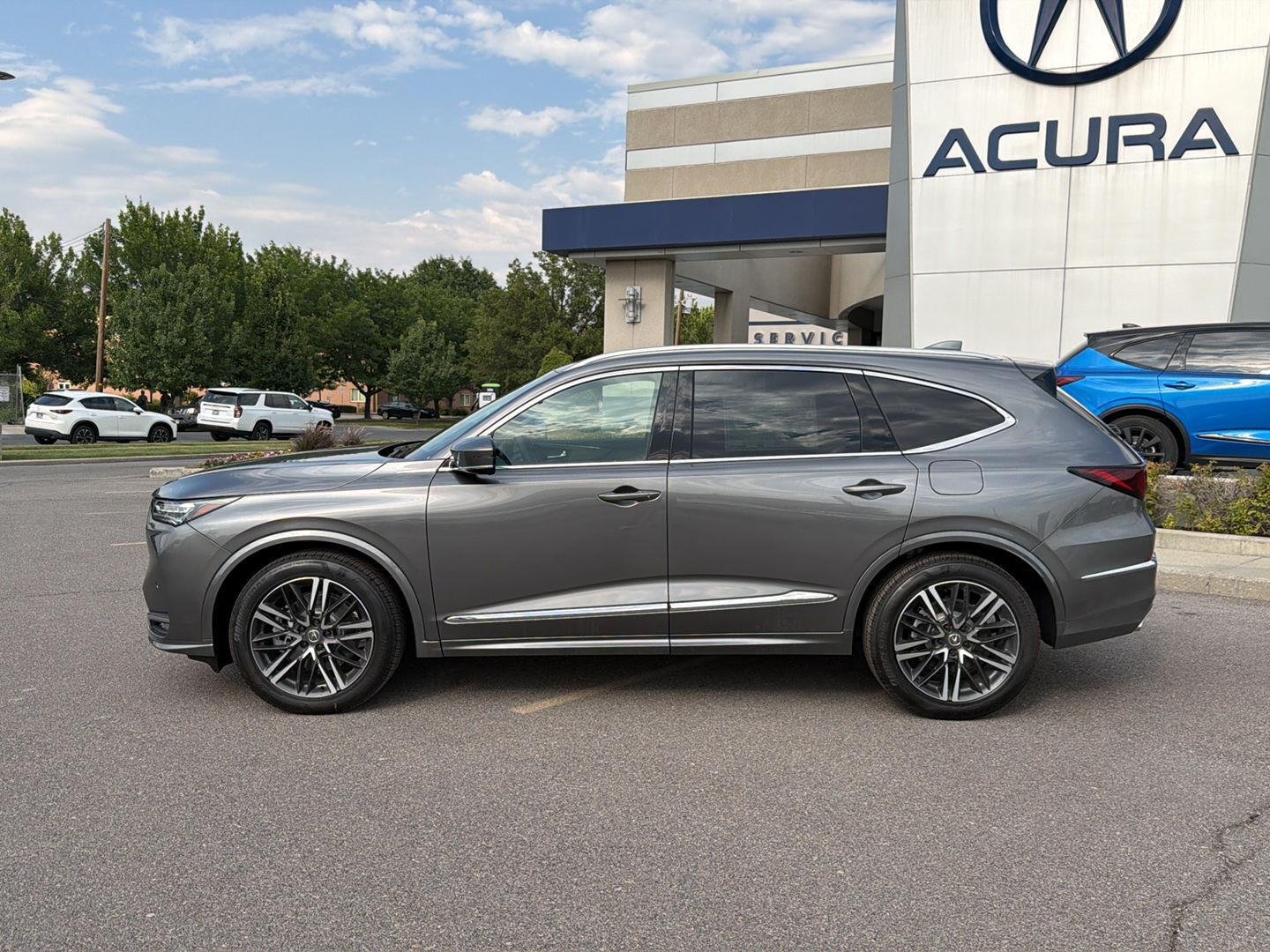 New 2026 Liquid Carbon Metallic Acura SH-AWD w/Advance image 2
