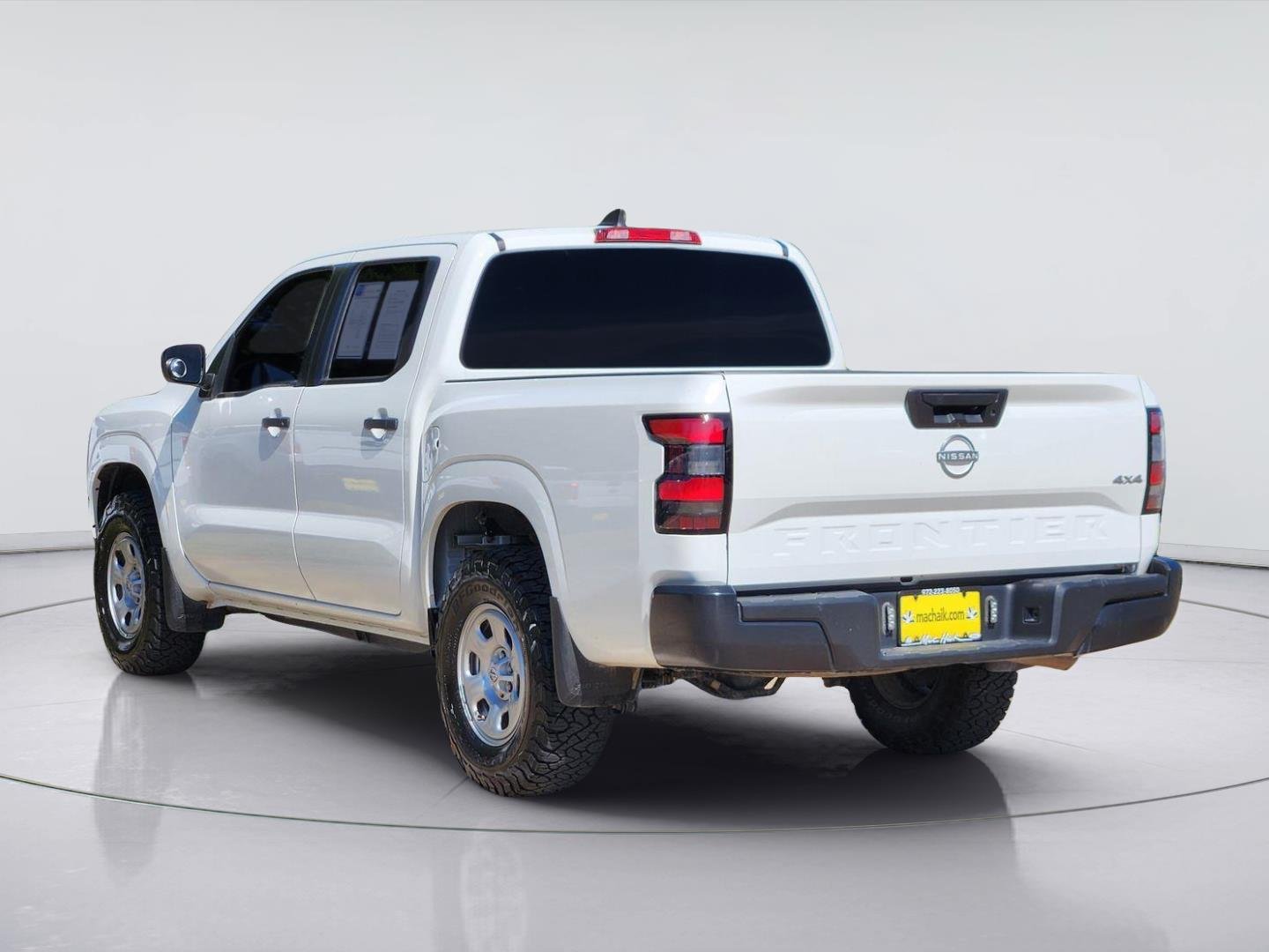 Used 2024 Glacier White Nissan S image 4