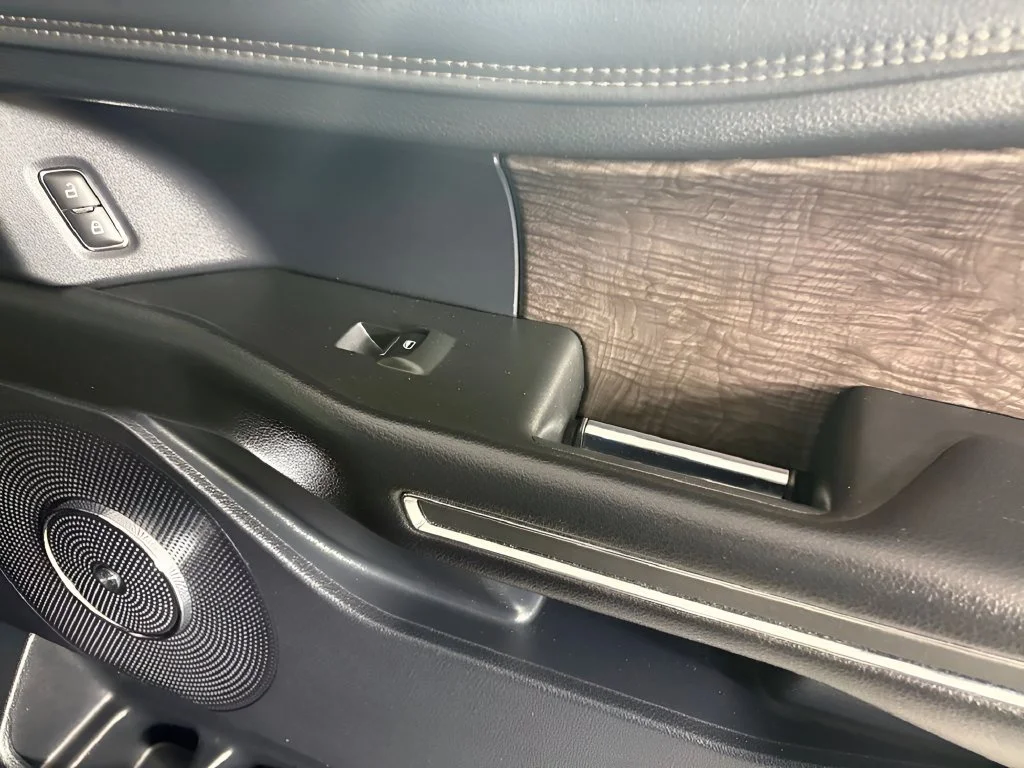 Used 2020 Black Ford Limited image 11