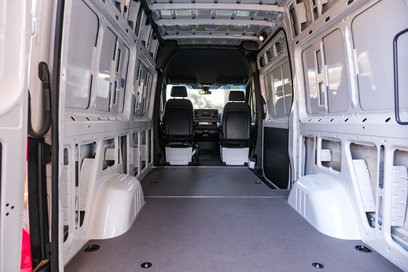 New 2025 Arctic+White Mercedes-Benz Cargo 144WB High Roof RWD 2.0L I4 Diesel Turbo SO image 60