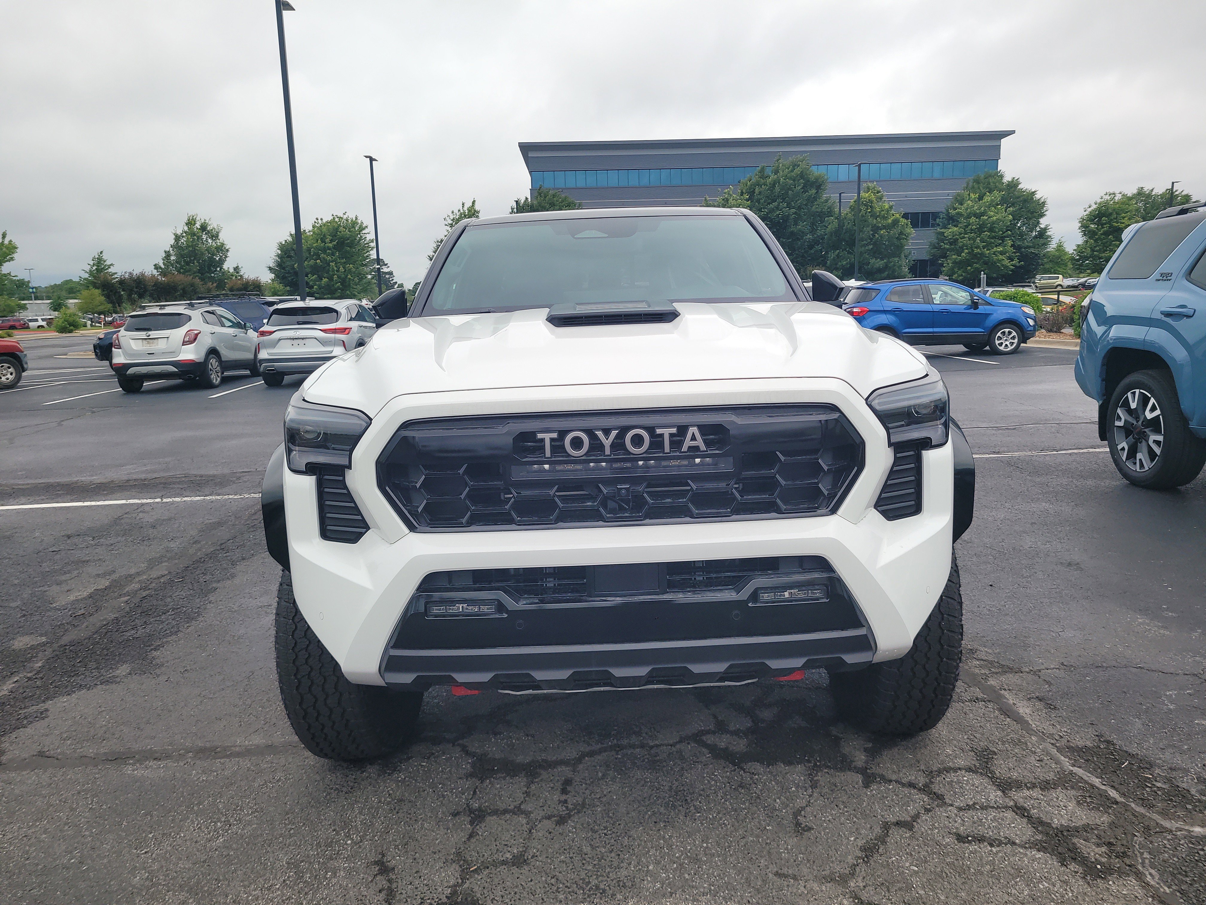 2026 Toyota Tacoma TRD Pro - Photo 32