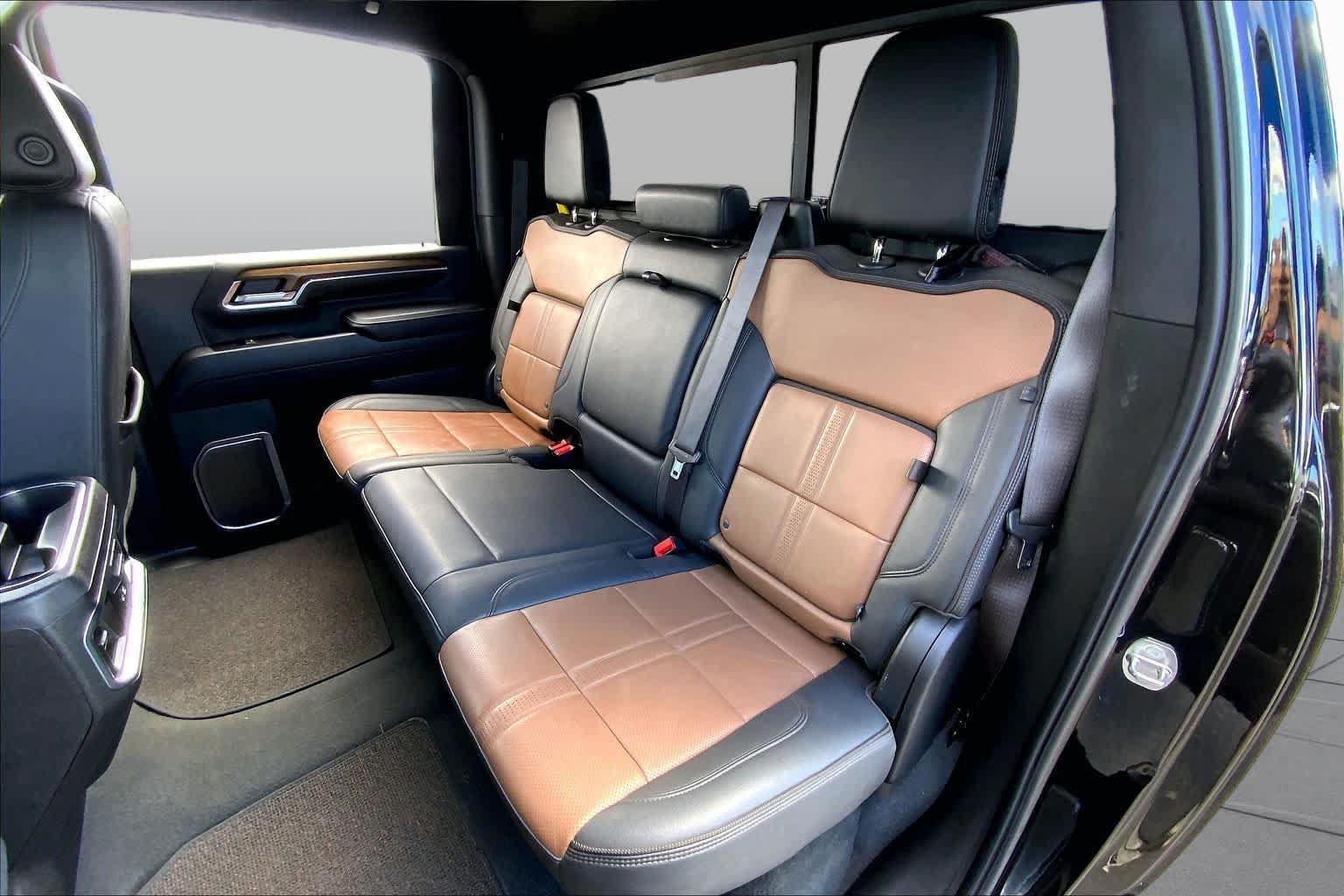 Used 2024 Black Chevrolet High Country image 21