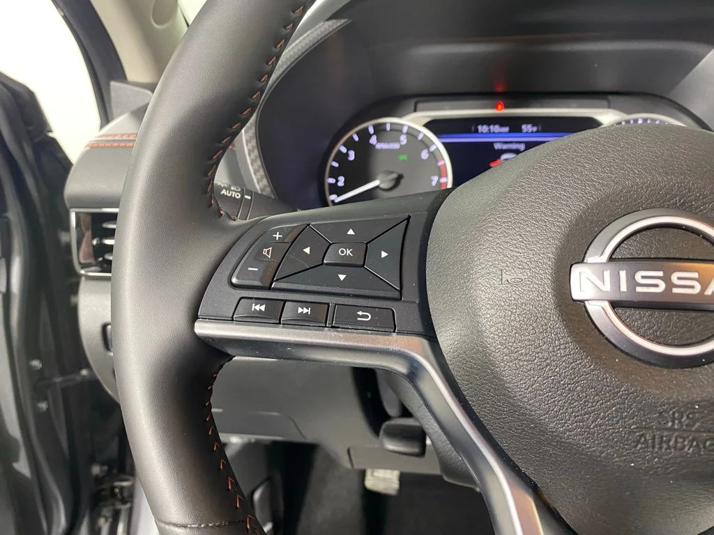 Used 2025 Gray Nissan SR image 18