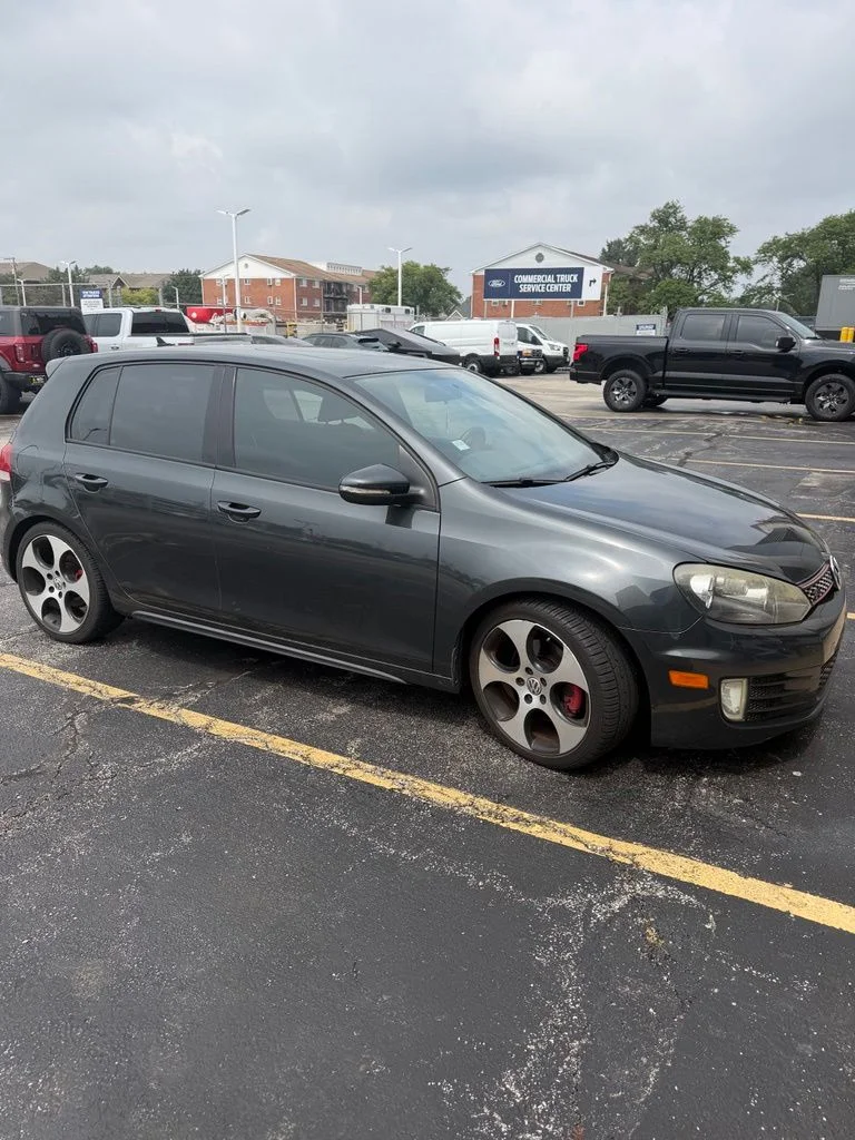 Used 2011 Gray Volkswagen Base image 7