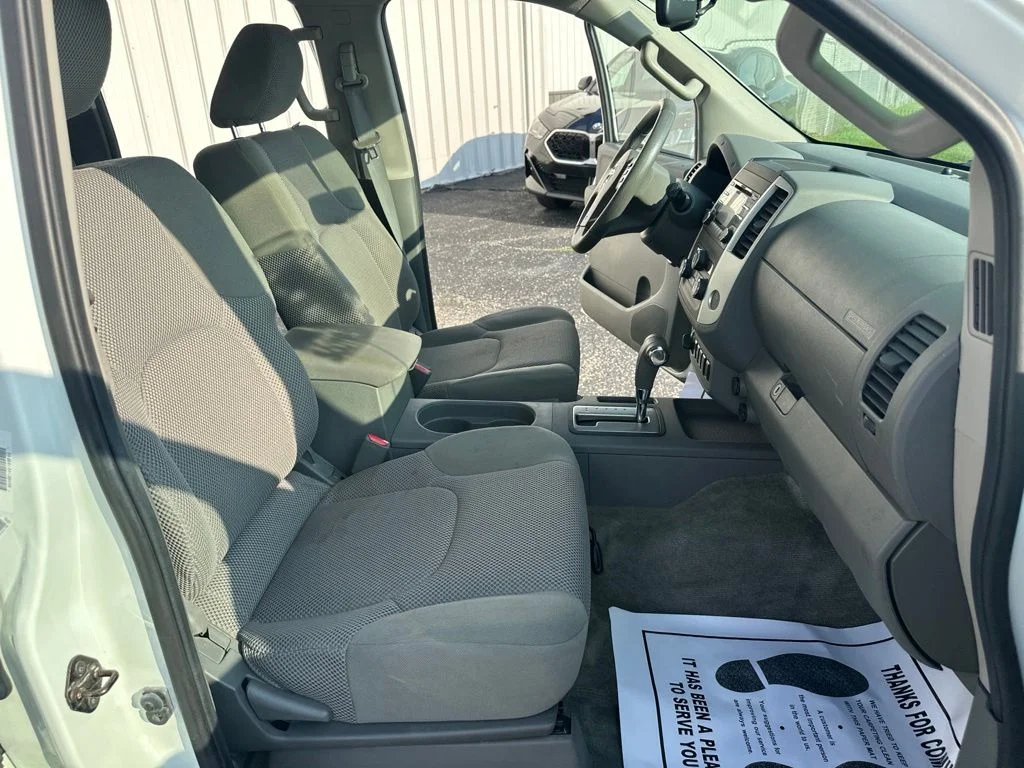 Used 2014 White Nissan SV image 19