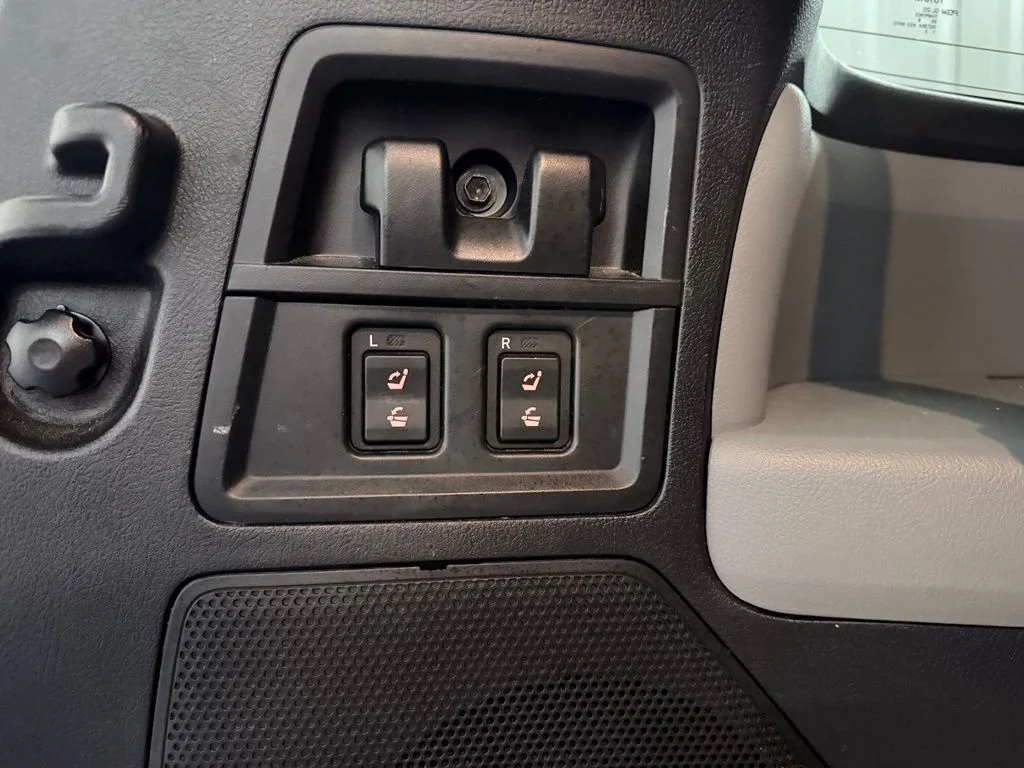 Used 2018 Silver Sky Metallic Toyota Platinum image 38
