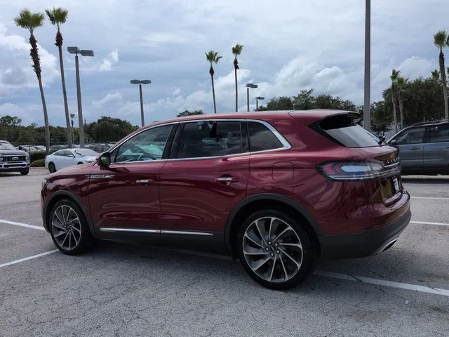 Used 2019 Ruby Red Metallic Lincoln Reserve image 6