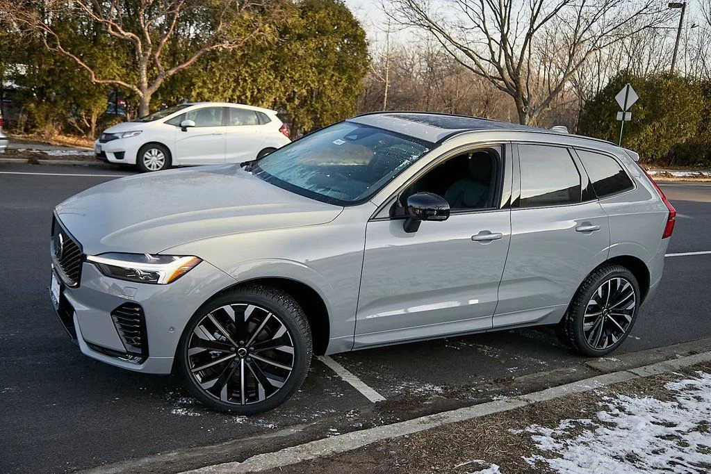 New 2026 Vapour Grey Volvo Ultra image 4