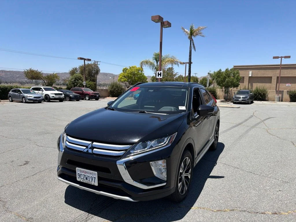 Used 2020  Mitsubishi SE image 4