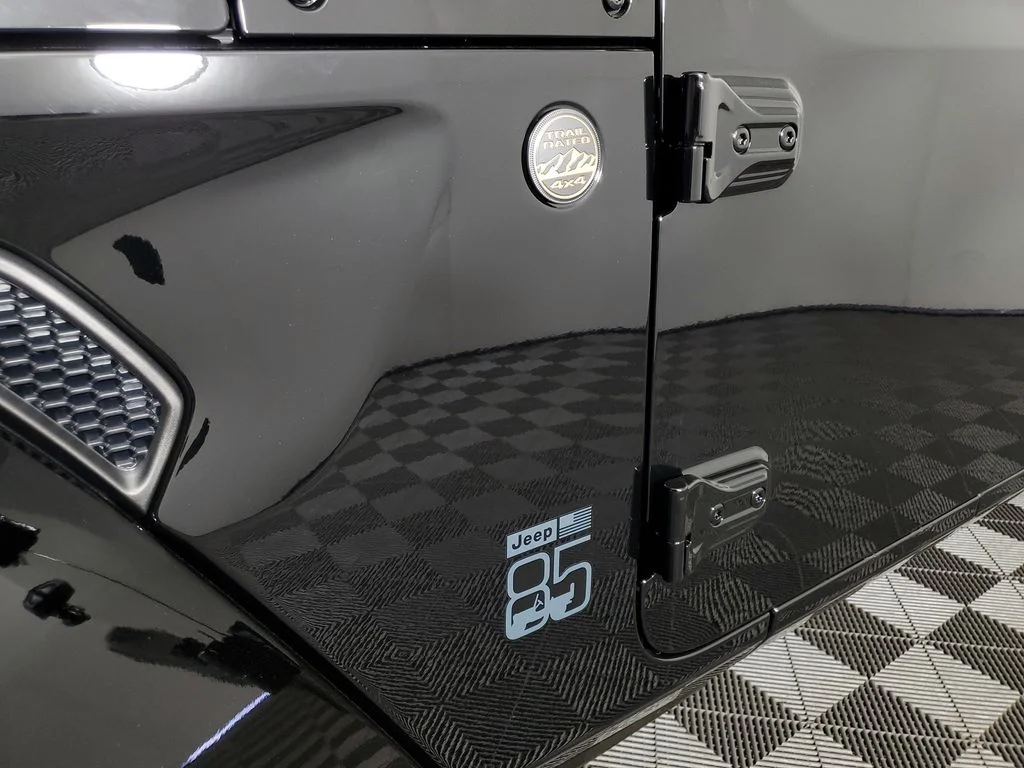 New 2026 Black Clear-Coat Exterior Paint Jeep 85th Anniversary Edition image 12