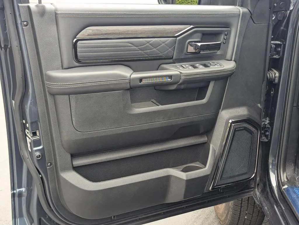 2026 RAM 3500 Limited - Photo 13