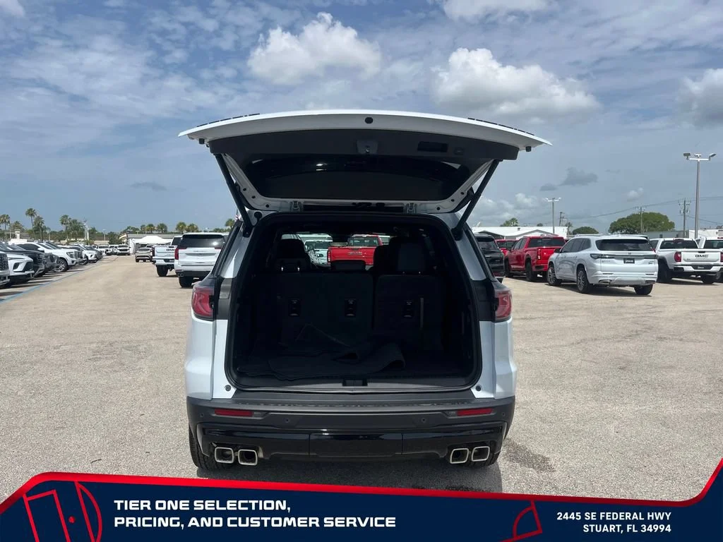 New 2026 Glacier White Tricoat GMC Elevation image 17